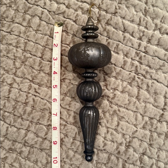 Vintage Decorative Ornaments - Picture 2 of 5